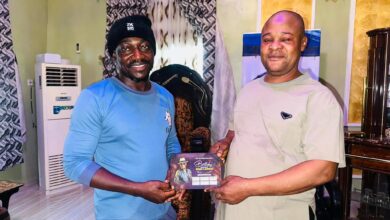 Dr. Alfred Izon-Ebi meets  King Pereama Freetown to officially invite him for the program