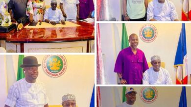 KING ATEKE LAUDS ALFRED IZON-EBI’S MUSICAL SKILLS, PROMISED TO ATTEND HIS FORTHCOMING TRIPARTITE EVENT AT YENAGOA.